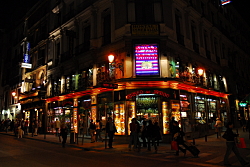 /uploads/4L/Oy/4LOyOqZ7fAmbOOd_zprBzg/thumb-Spanje-Madrid-Winkelstraat-Avond-MuseoDelJamon-CVS_5179.jpg